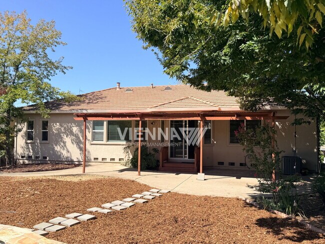 Building Photo - 1747 Abbeyfeale Ct
