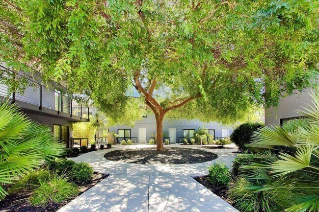 Building Photo - 1662 Hollenbeck Ave