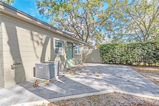 Building Photo - 1256 Michigan Ave