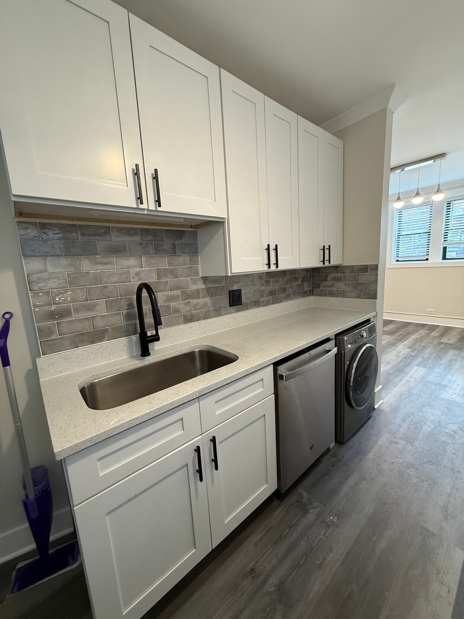 Building Photo - 3838 N Greenview Ave