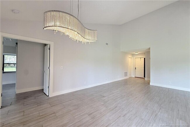 Building Photo - 3505 SW Quail Meadow Trail