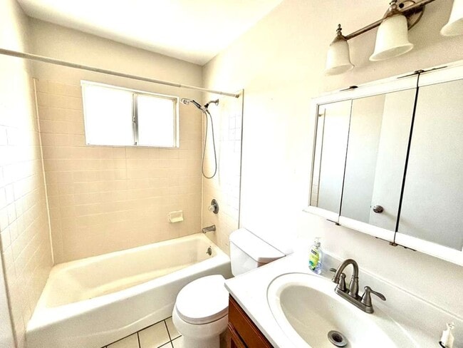 Building Photo - 4571 Alhambra Dr
