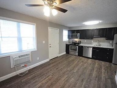 Building Photo - 1322 N 5th St