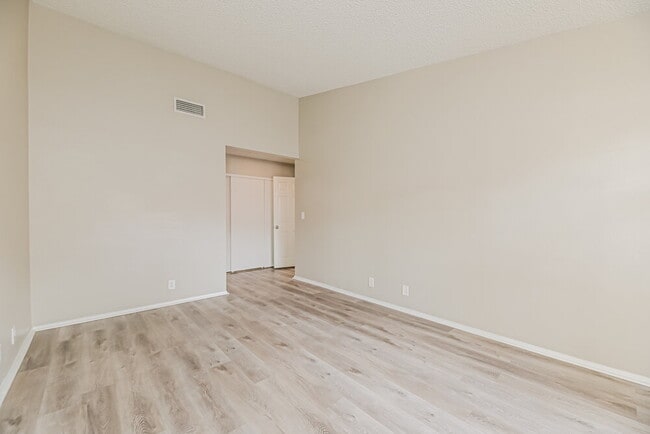 Building Photo - 763 Heritage Vista Ave