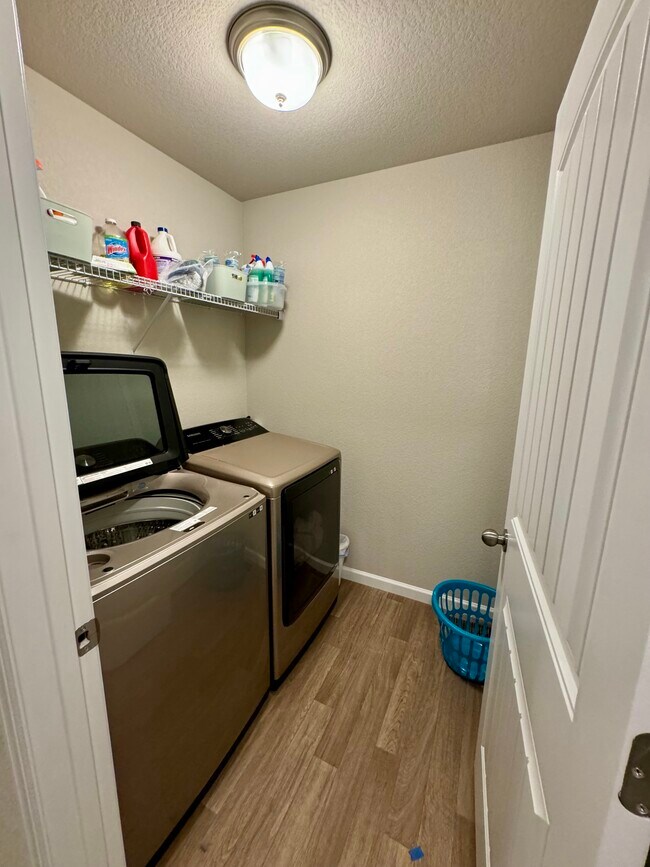 Building Photo - 4015 Samaritan Lp