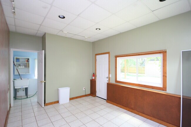 Building Photo - 2715 Thornton Cir SW