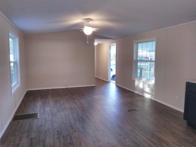 Building Photo - 6638 Glen Meadow Dr