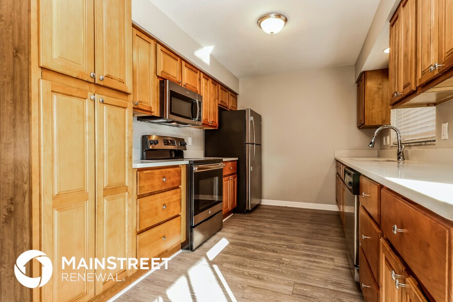 Building Photo - 1411 Cromwell Dr