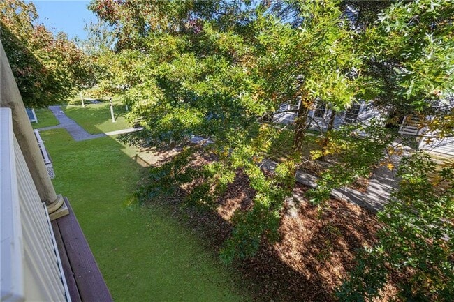 Building Photo - 231 Maple Ave