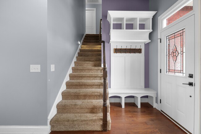 Building Photo - 3375 Cotham Ln