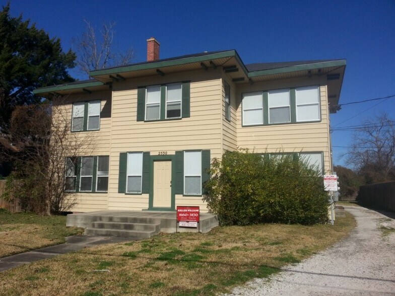 Primary Photo - 2530 Liberty