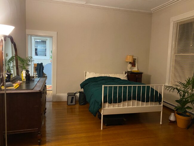 Building Photo - 254 Hope St