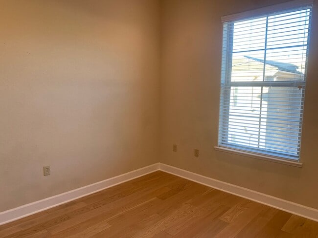 Building Photo - Move In Special: $250 Off First Month's Rent If Rented By 02/15/26! Luxurious Belvedere Condo Ava...