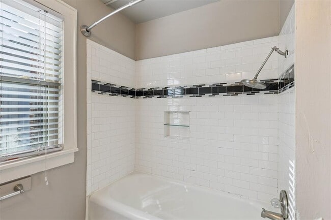 Building Photo - 1220 NW 43rd St