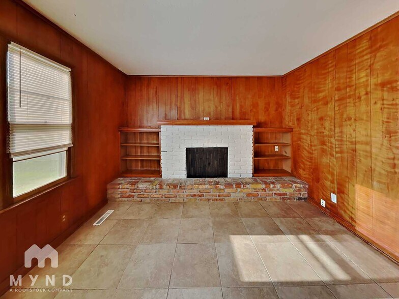 Building Photo - 1966 S Mayfair Ave