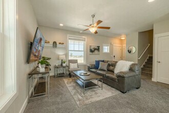 Building Photo - 5032 Bear Trap Dr