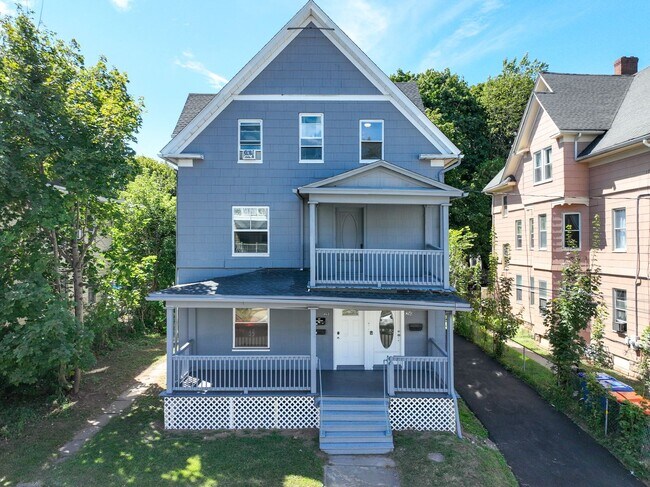 Building Photo - 22 Webster St