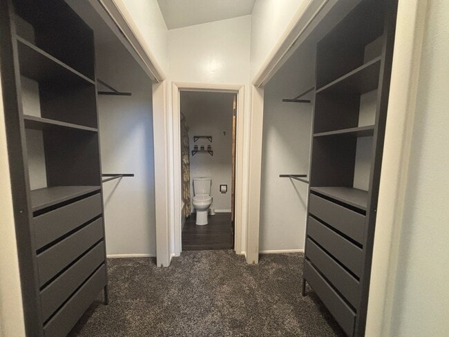 Building Photo - MOVE IN SPECIAL-- DECEMBER RENT FREE--Wonderful Single-Family Home in The Highland Area