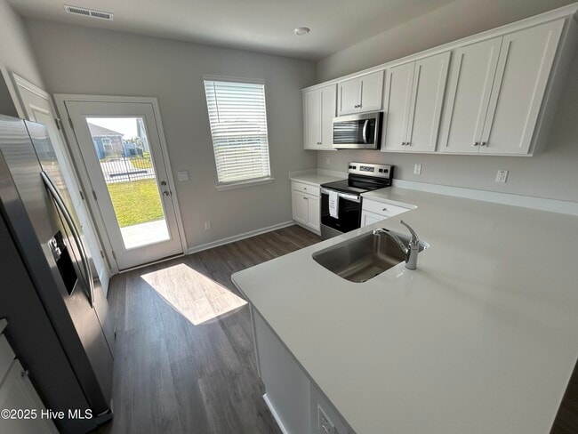 Building Photo - 59 Bonaparte St
