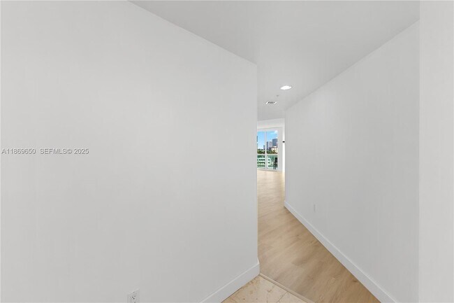 Building Photo - 7900 Harbor Island Dr