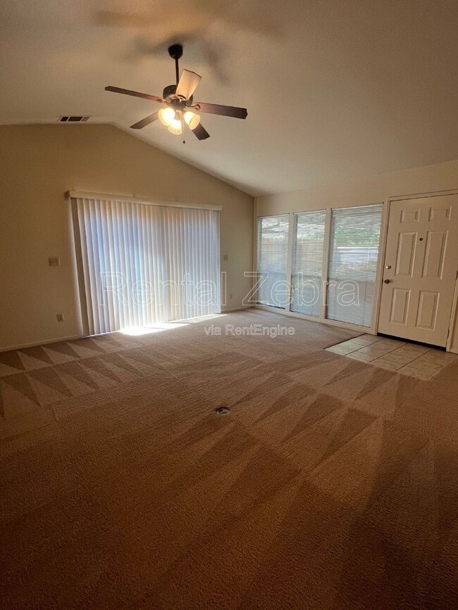 Building Photo - 3068 W Queens Cir