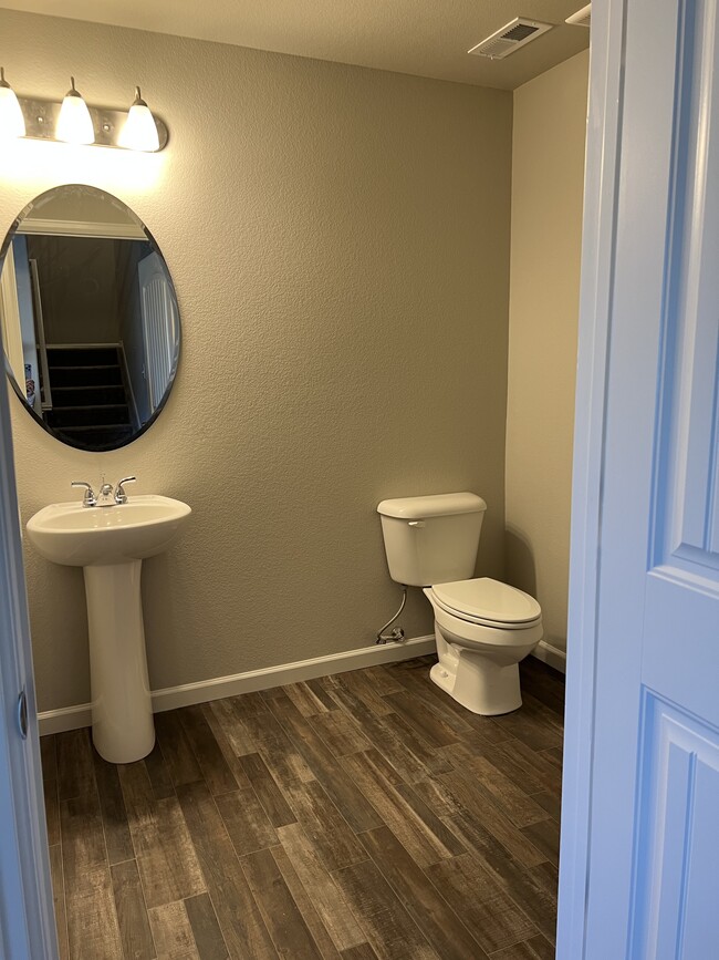 Building Photo - 1044 Petra Heights