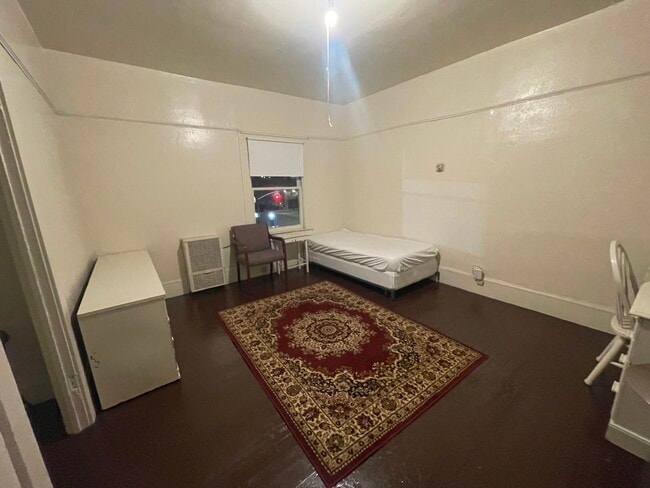 Primary Photo - 1086 41st St