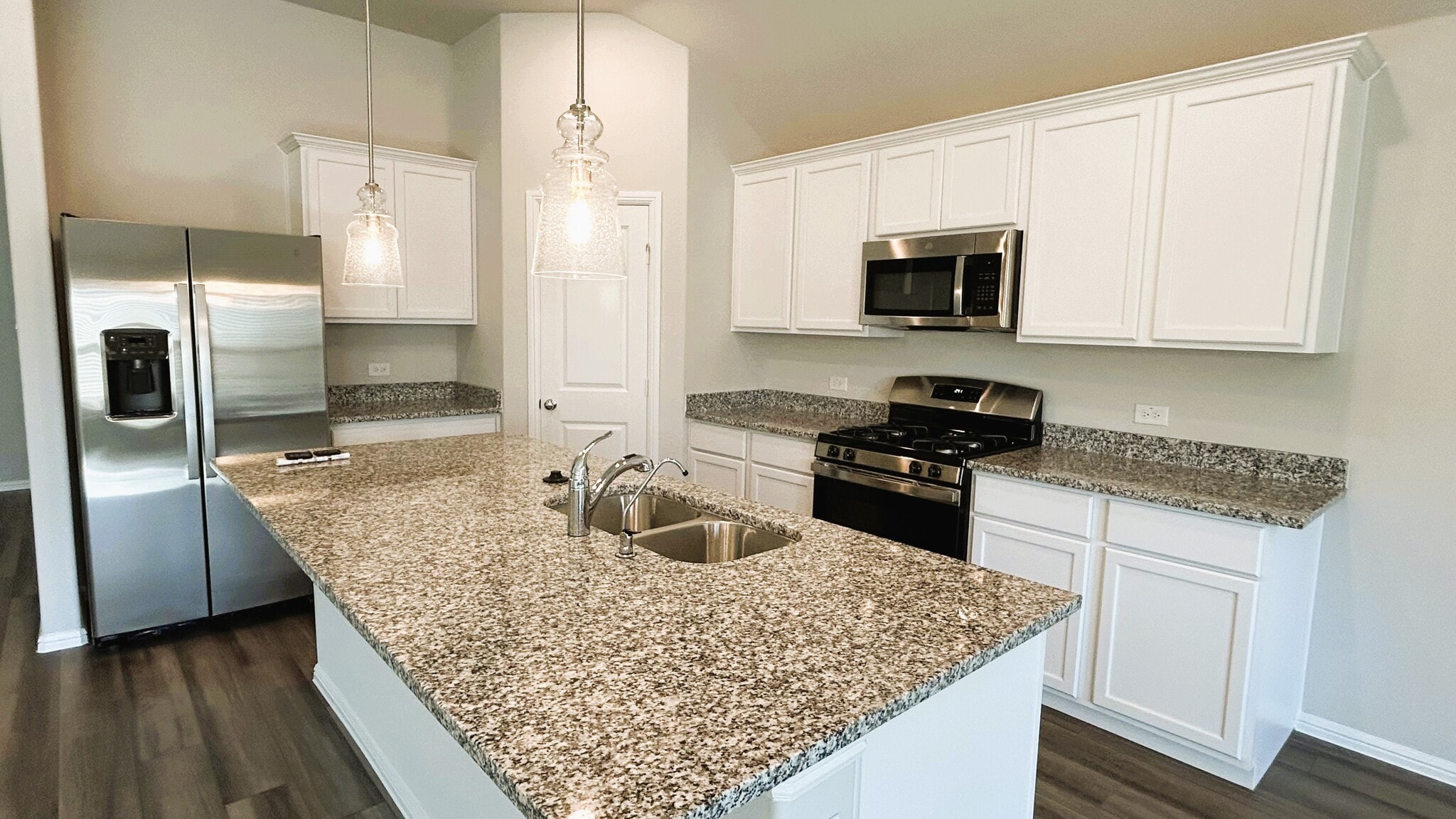 Building Photo - 13120 Yellowstone Way