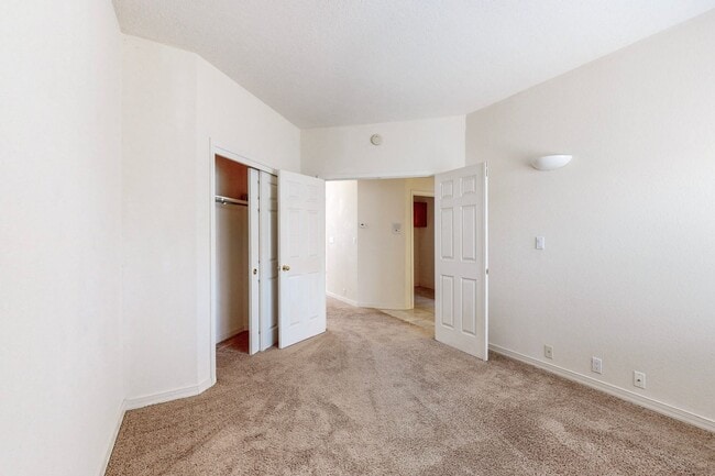 Building Photo - 2 story 4 bedroom