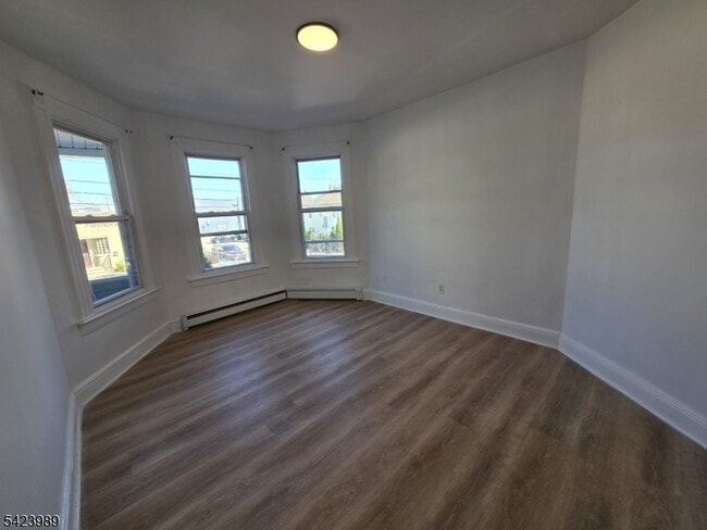 Building Photo - 18 Michigan Ave