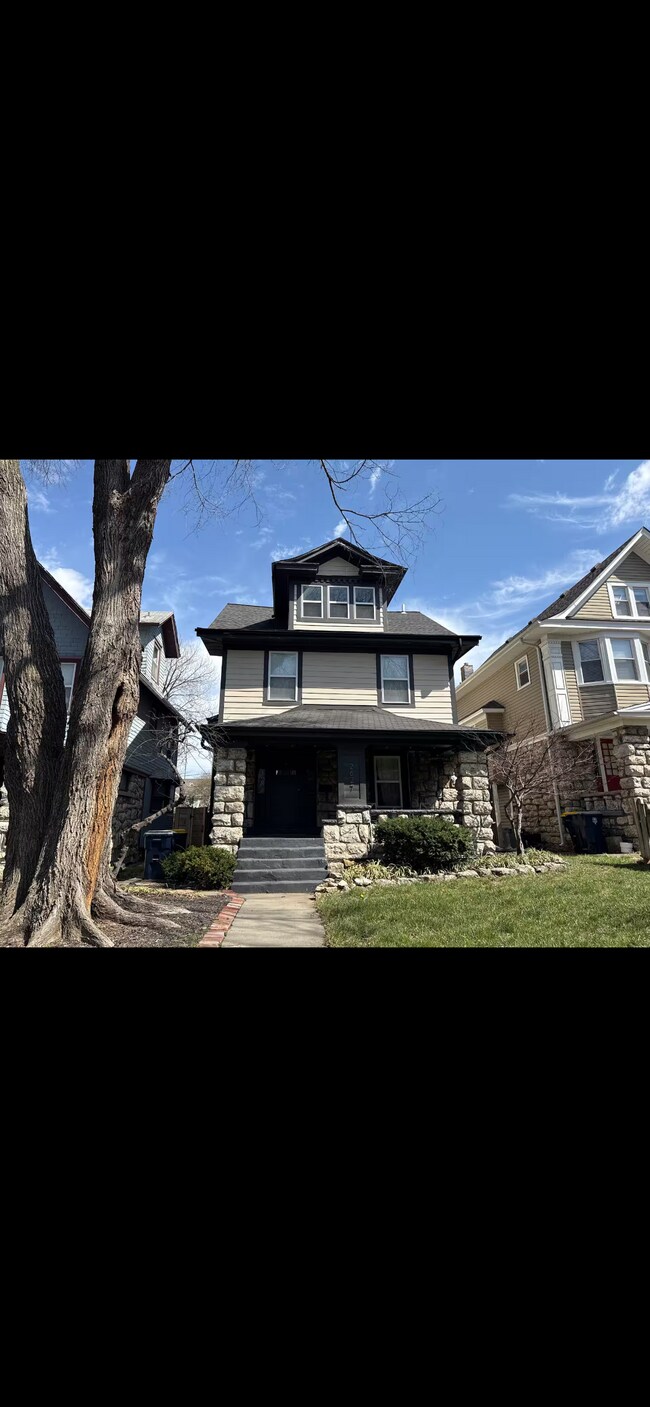 Exterior - 2627 Campbell St