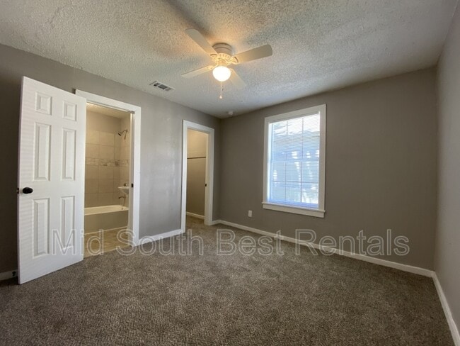 Building Photo - 1575 Rayburn St