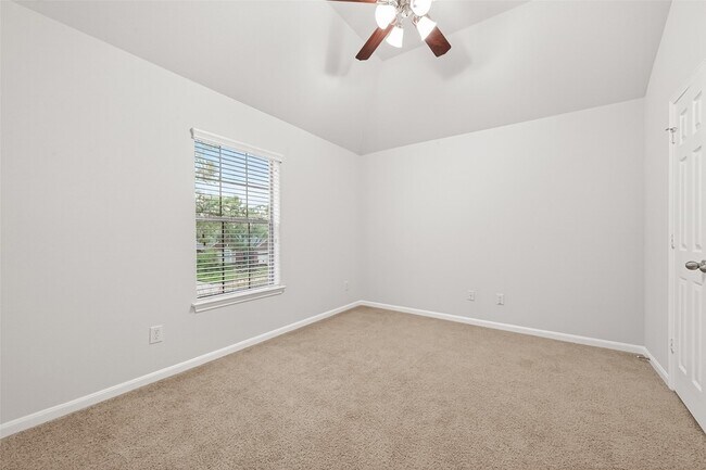 Building Photo - 8858 Distant Woods Dr