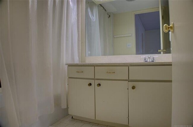 Building Photo - Adorable 2 bed 2 bath in historic Liberty Tower