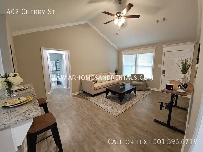 Building Photo - 402 Cherry St | $1495 | 3 beds, 2 full baths