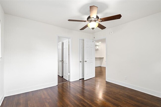 Building Photo - 1437 Vesta Ave