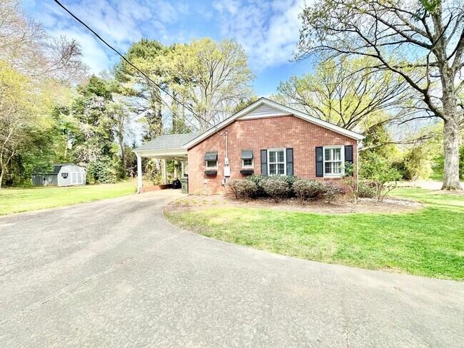 Building Photo - 621 Hanover Ct