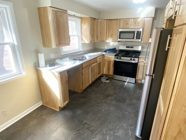 Building Photo - 4-Bedroom, 1 Bath Home on Wooded Lot near ...