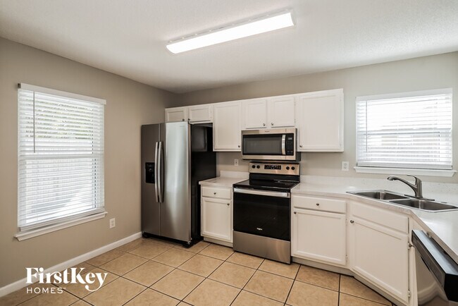 Building Photo - 3046 Wavering Ln