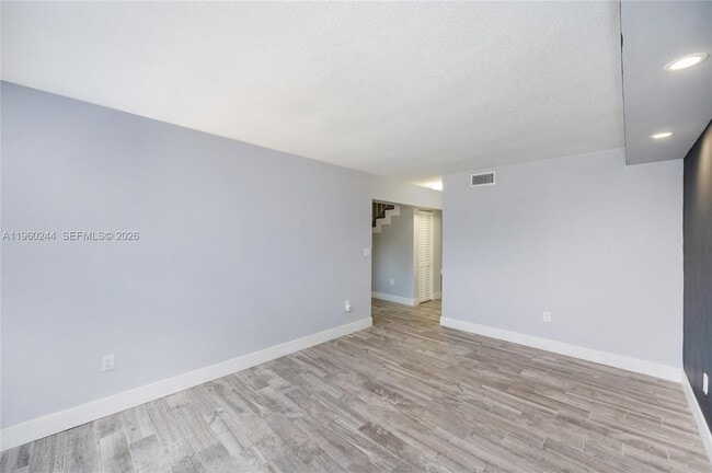 Building Photo - 14271 Kendale Lakes Cir