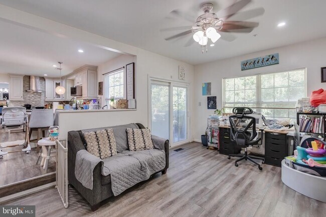 Building Photo - 3107 Ladova Way