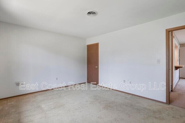 Building Photo - 226 B Wakefield Rd