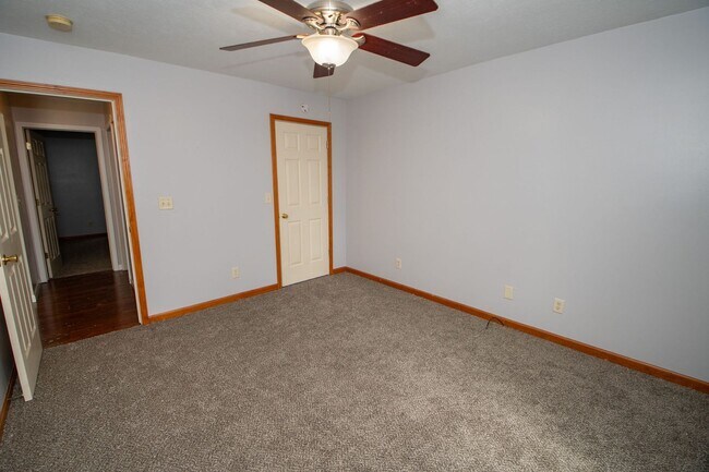 Building Photo - 4 Bedroom home in Granger, IN!