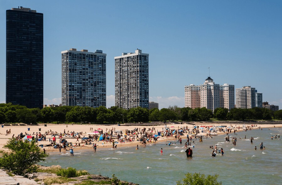edgewater beach 10 minute walk - 1122 W Catalpa Ave