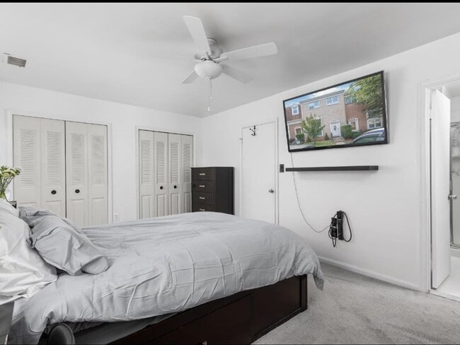 Building Photo - 8446 Willow Glen Ct