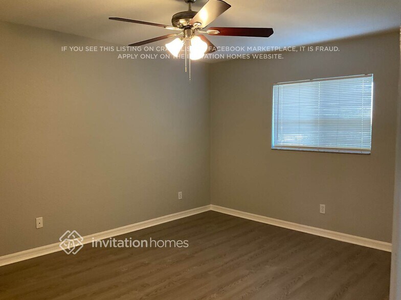 Building Photo - 3523 SW 9th Ave