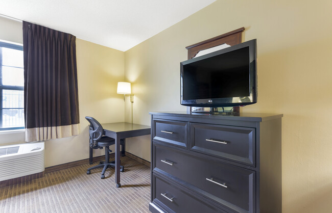 Building Photo - Furnished Studio-Baltimore - BWI Airport -...