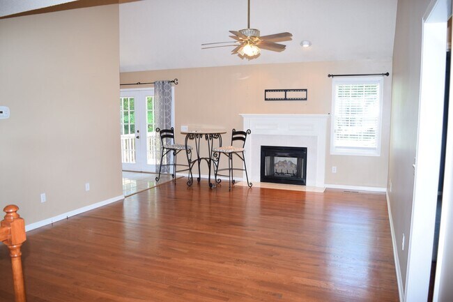 Building Photo - Spacious 3-Bedroom, 3-Bath Home with Bonus Room in a Quiet Neighborhood! NO PETS