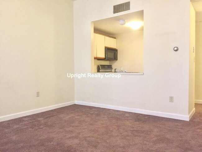 Building Photo - 71-73 Washington St. Unit 204J