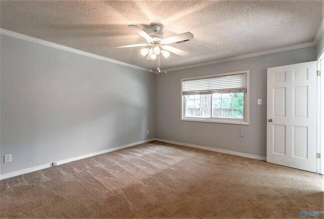 Building Photo - 1201 Aldridge Dr SE